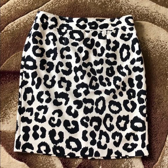 Leopard print skirt; size 8; great condition - Picture 2 of 5